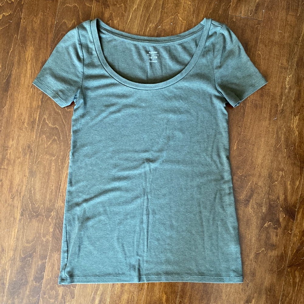 Free if bundled.  olive / army green scoop neck tee